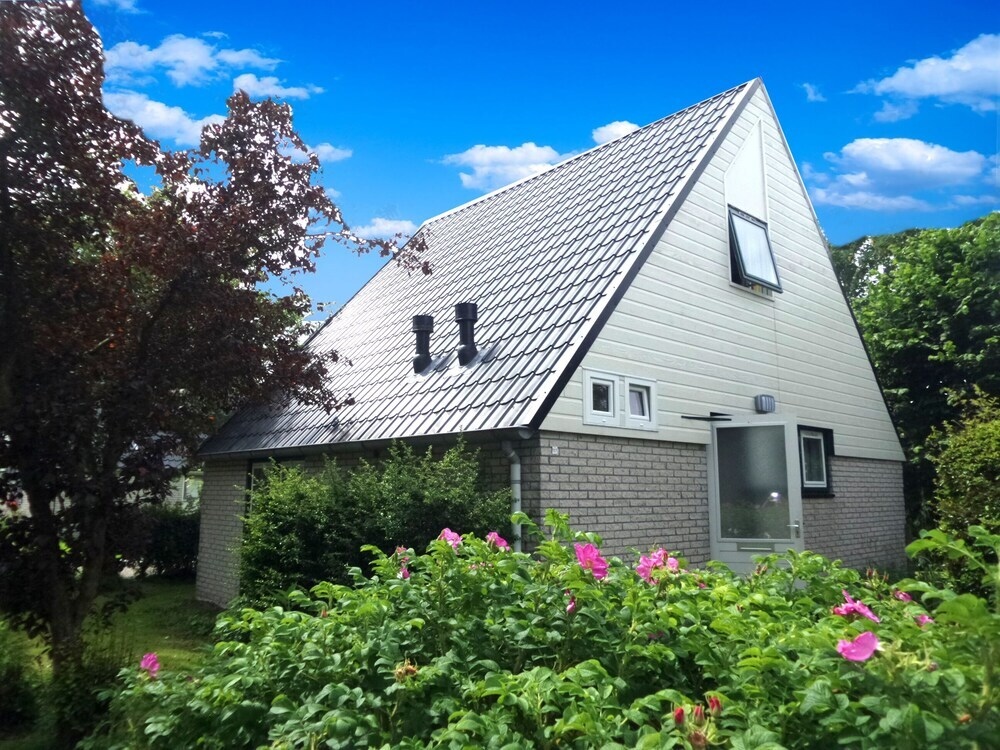 5 Pers - Holiday Home Fee With Fenced Garden and Sauna