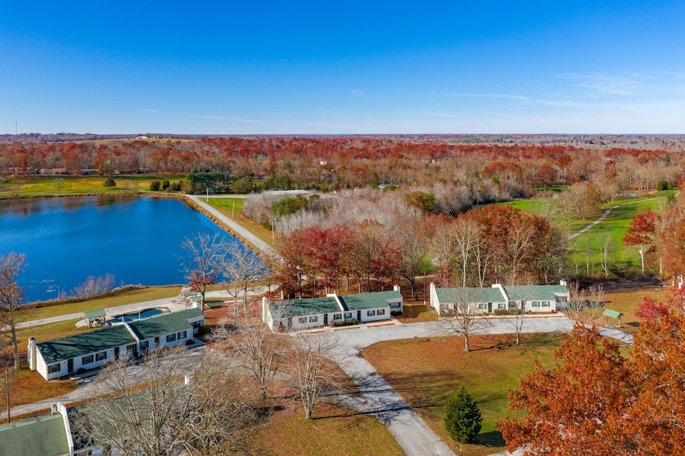 Crown Resorts At Lake Tansi East
