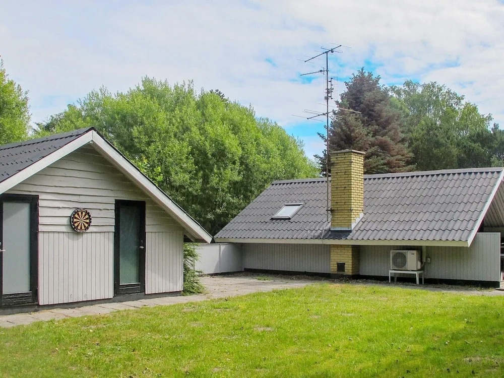 6 Person Holiday Home In Rodby