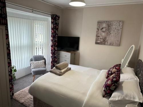 3 Bed Cozy Antrim Apartment With Great Views