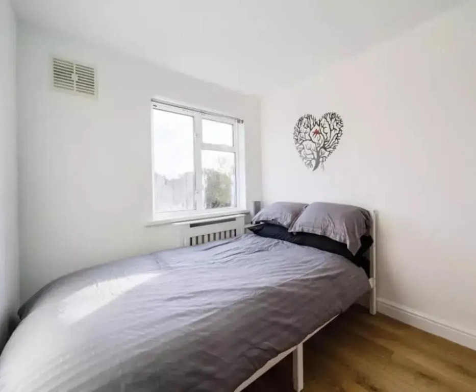 2Br-Sleeps6-Parking-Garden-Nearlondon