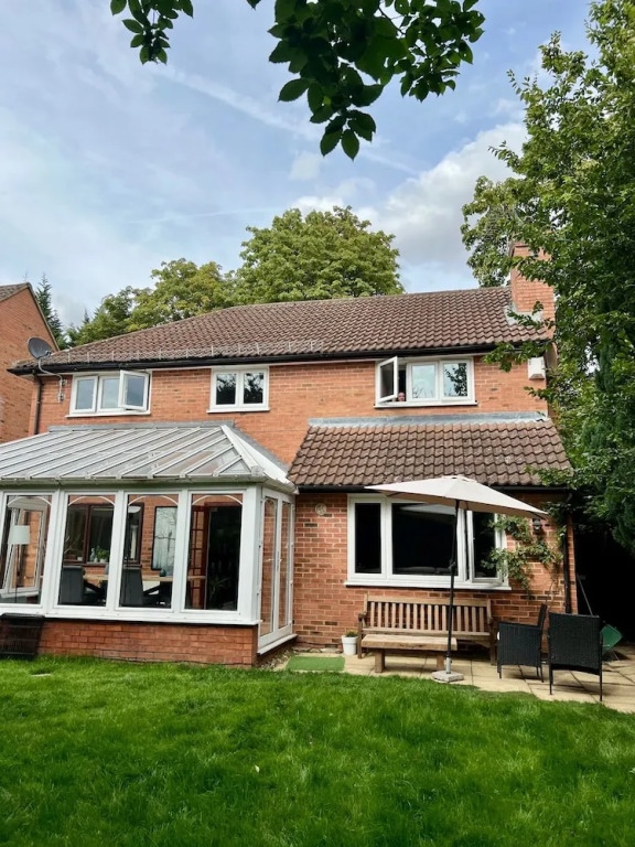 St Albans Spacious Party House