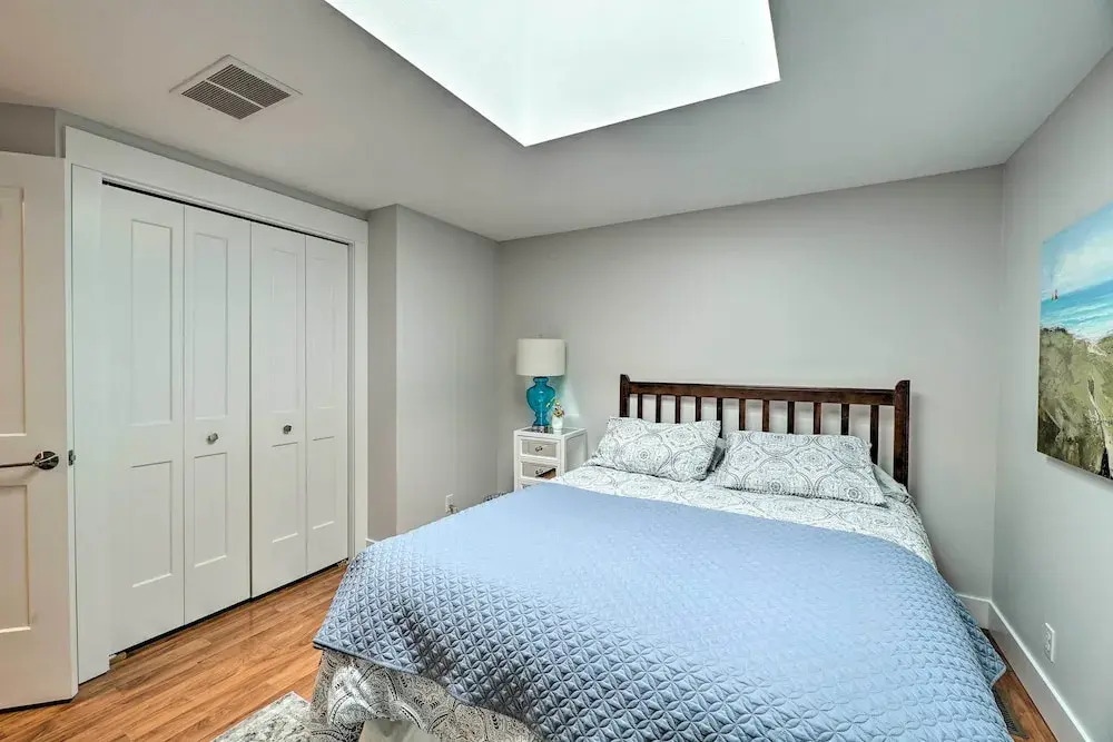 Cute Grand Haven Apartment: Walk Downtown Streets!