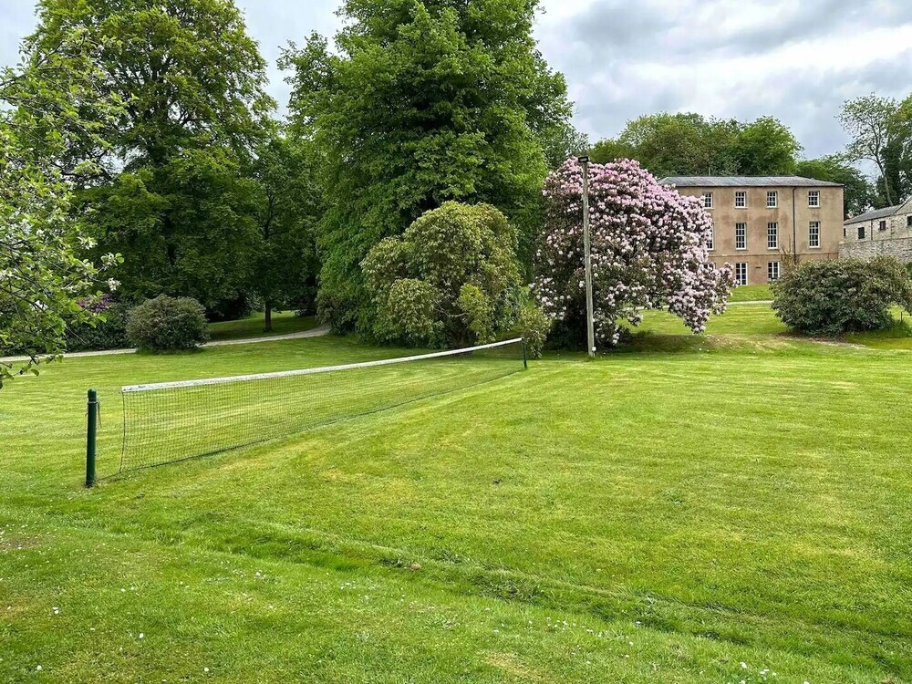 Captivating 5-bed Apartment Near Sion Mills