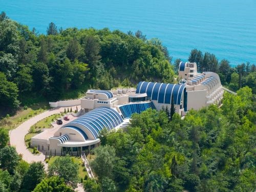 Mercury Resort