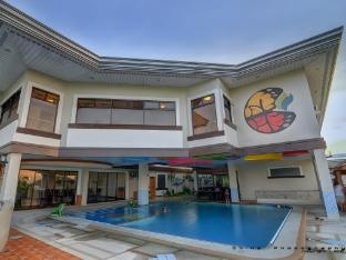 RedDoorz Premium @ Nick Hotel Gerona Tarlac