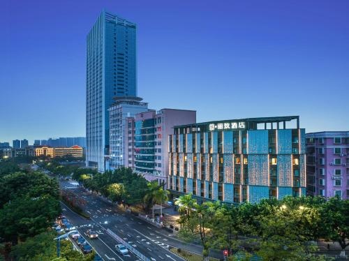 MEHOOD LESTIE Hotel (Maoming High-speed Railway Station)