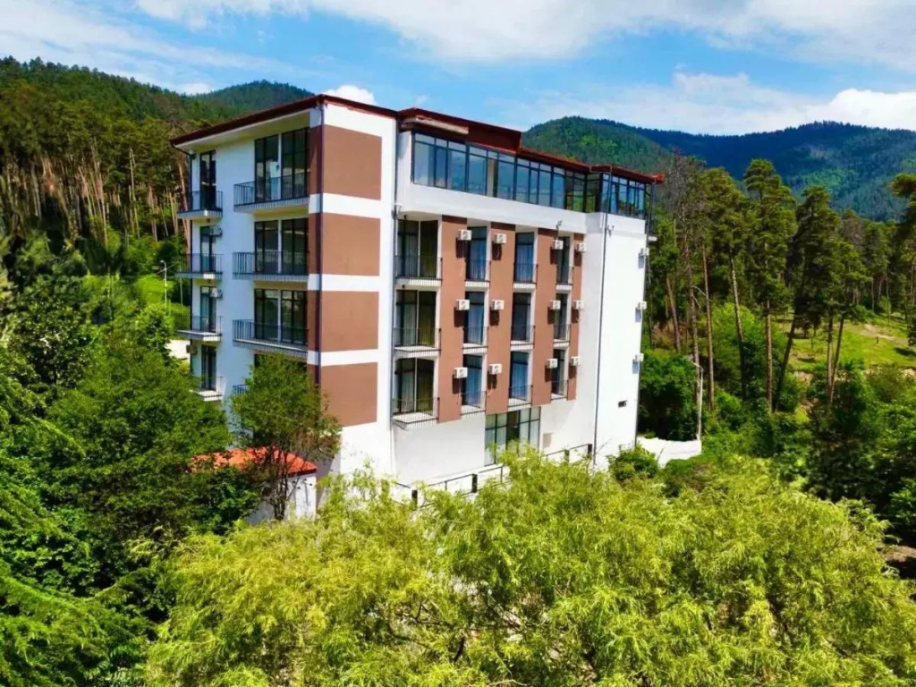 Hotel & restaurant Emerald Borjomi