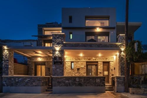 La Perla | Petries Suites