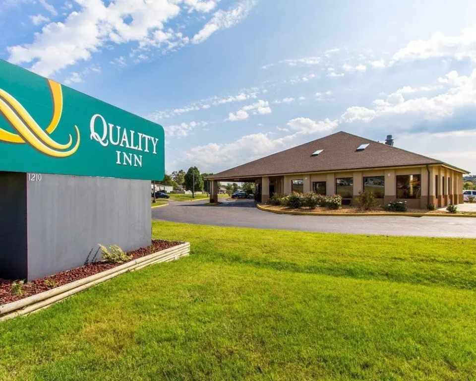 Baymont Inn & Suites