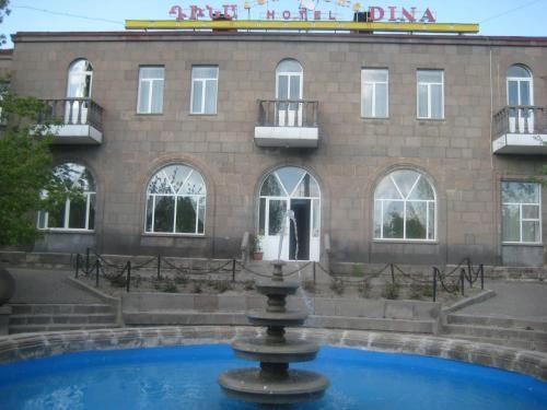 Hotel Dina
