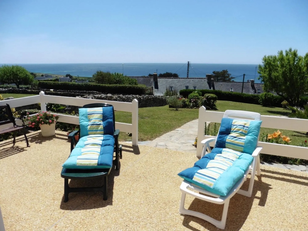 Holiday Home With sea View, Plouhinec