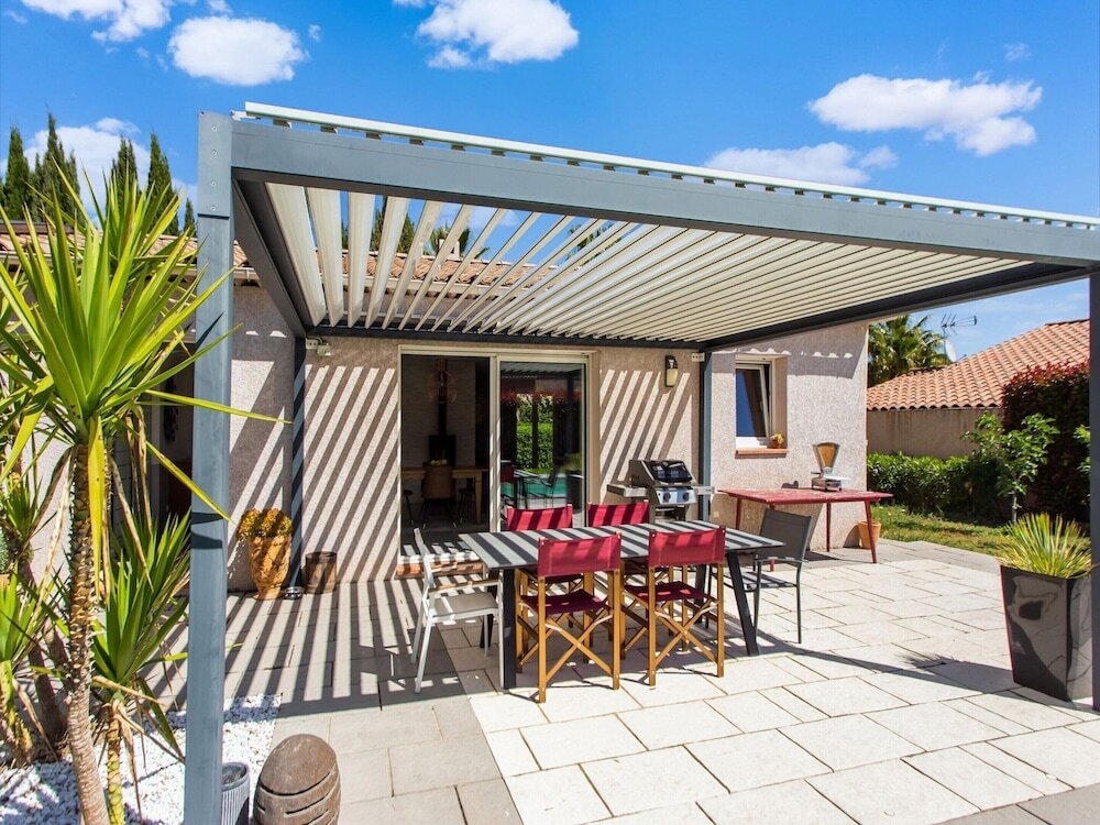 Beautiful Holiday Home With Swimming Pool