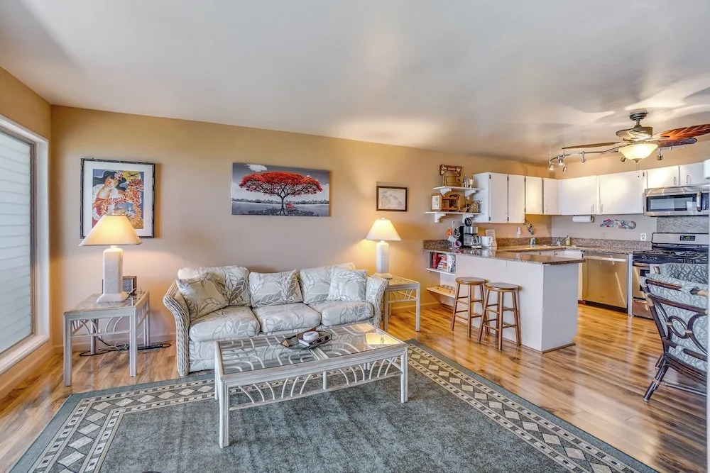 Kaunakakai Condo w/ Private Lanai & Ocean Views!