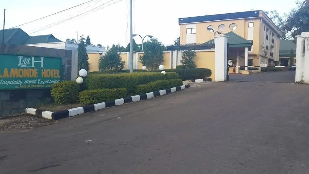 La Monde Hotel and Suites