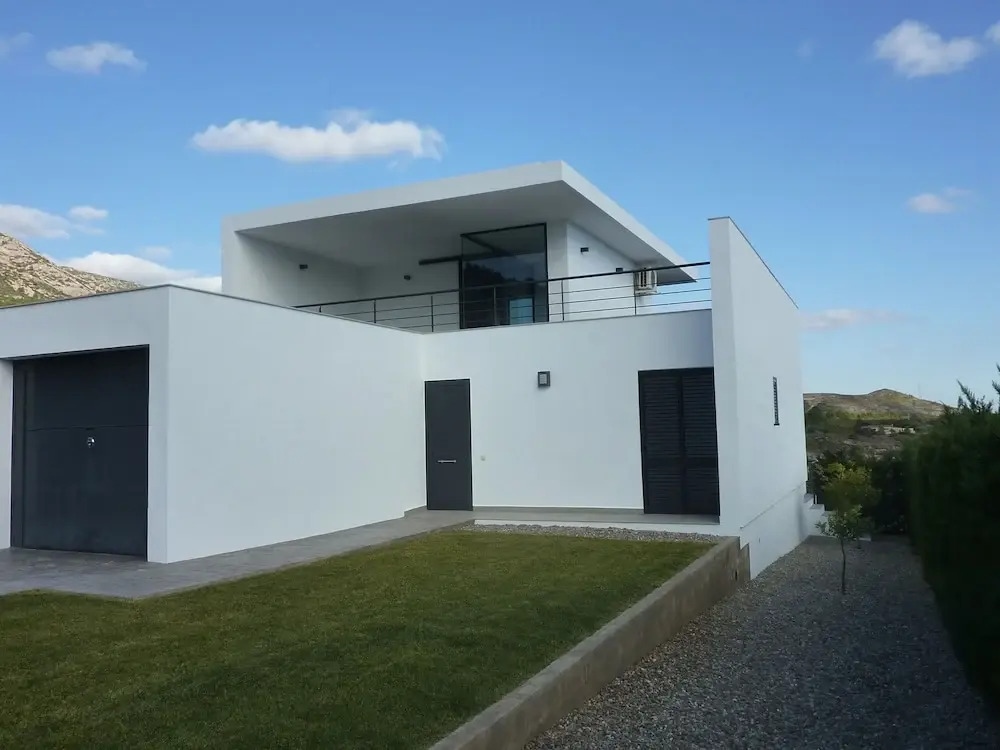 Modern Villa With Private Pool and Stunning Views of Nature