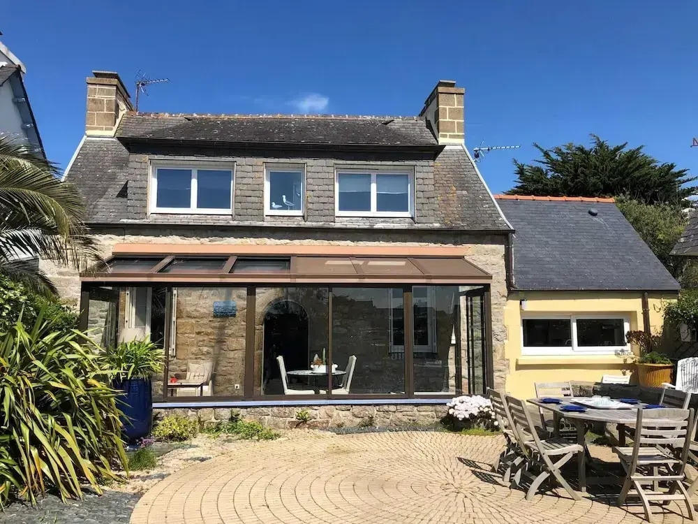 Charming Sea View Stay, 50m Close