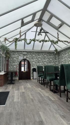 OYO Watton Vibe Hotel