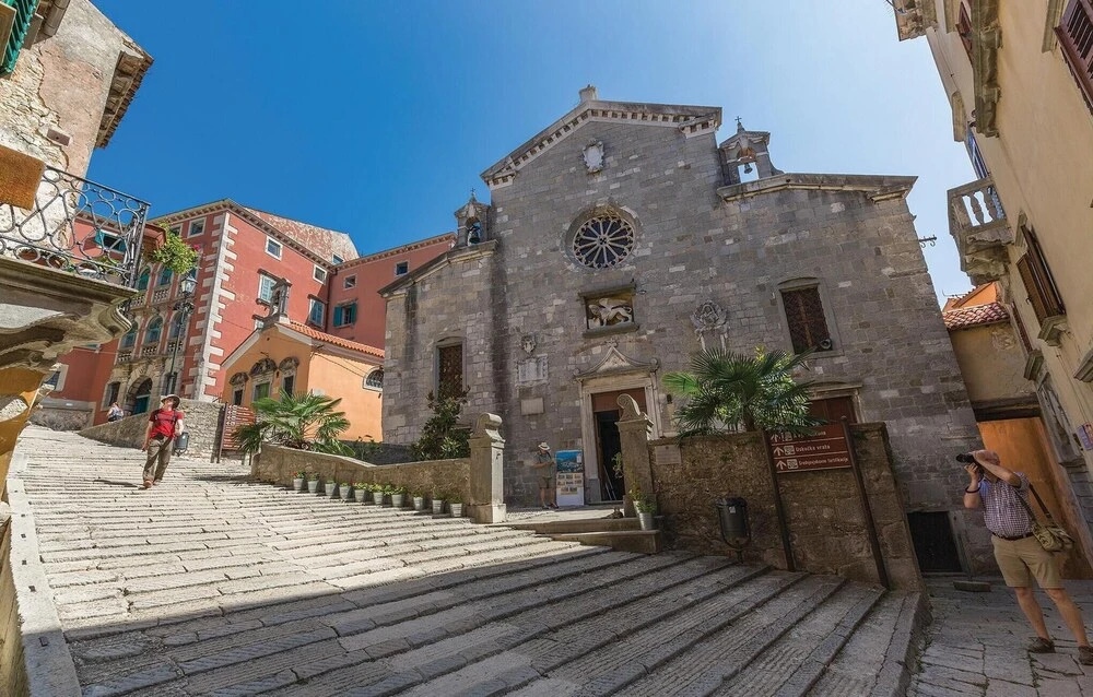 Awesome Home in Labin With Wifi and 2 Bedrooms