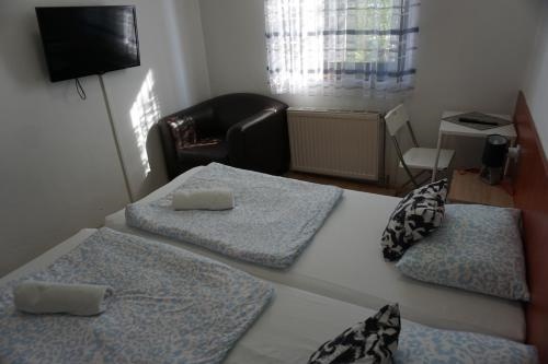 Majus 1 Vendeghaz - Torony