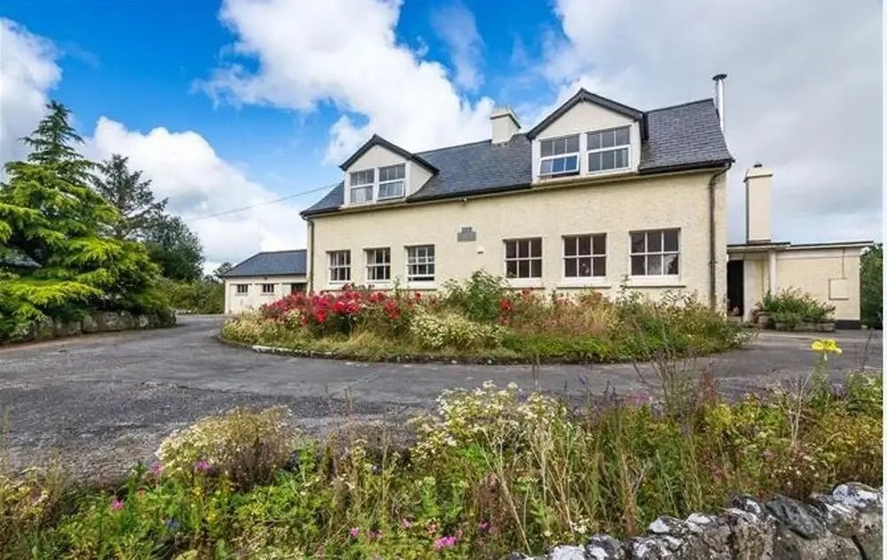 House With 5 Bedrooms in Eyrecourt, With Enclosed Garden Near the Beach