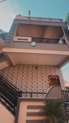 Lee home stay