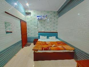 Shri radhey inn near ramjanmbhoomi