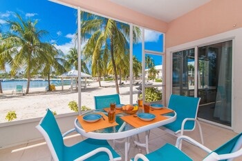 Sleepy Kai by Cayman Vacation