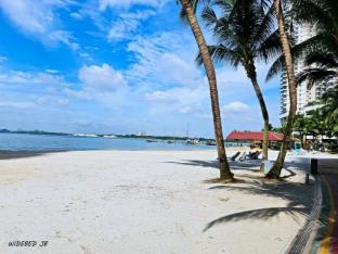 Country Garden Danga Bay - Johor Bahru by WIDEBED JB