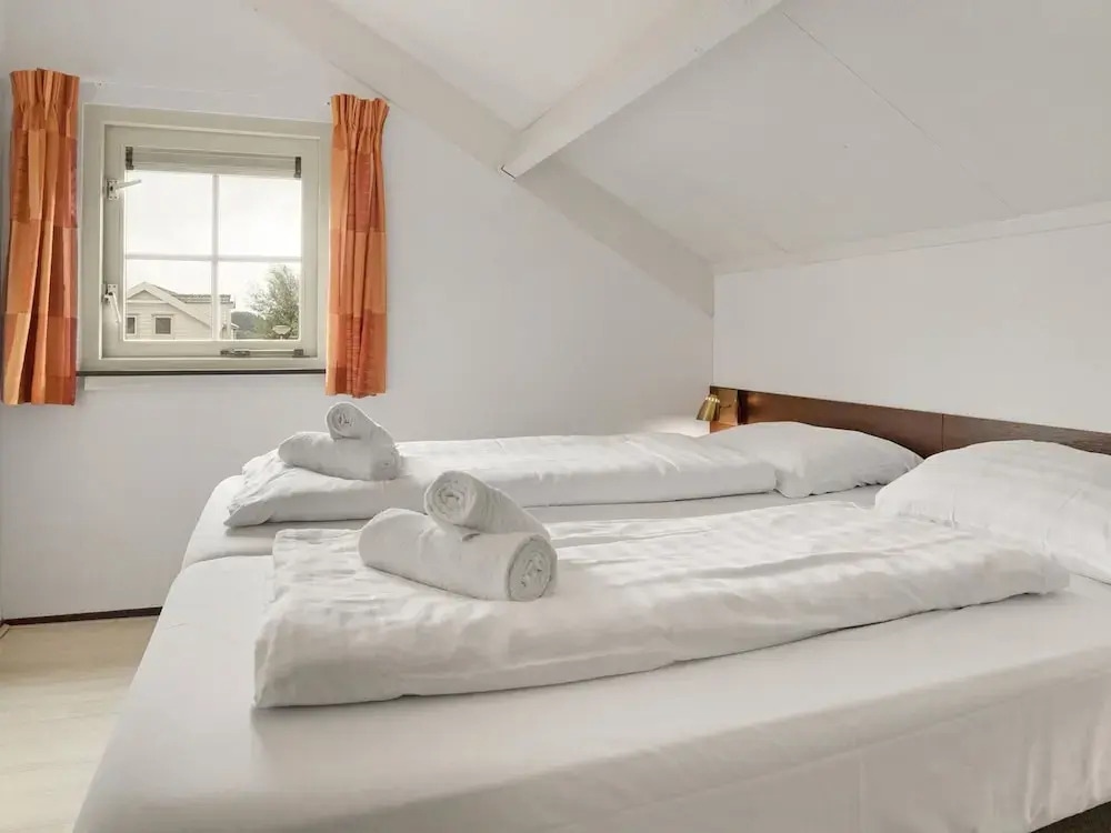 Bungalow in South Holland With Private Jetty