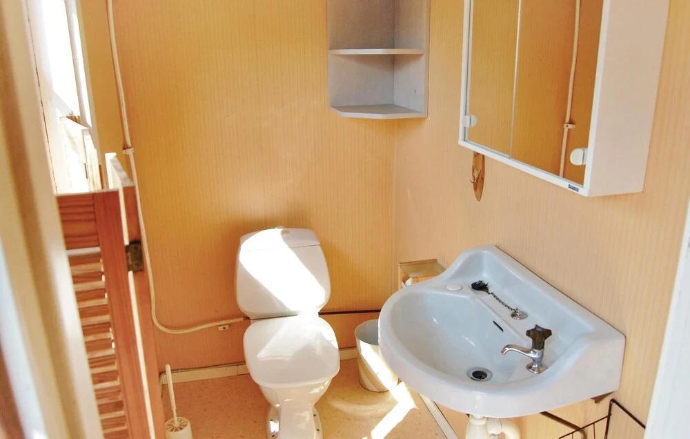 Stunning Home in Linneryd With 2 Bedrooms and Wifi