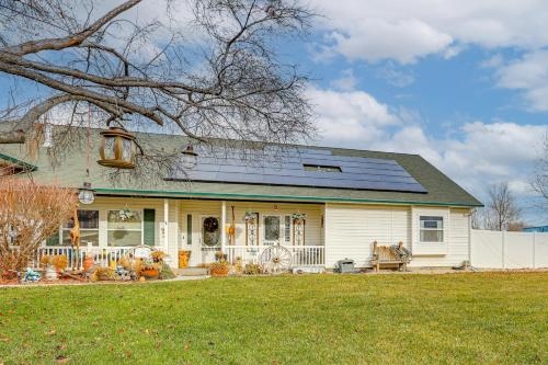 1 Mi to Old Town: Central Meridian Home