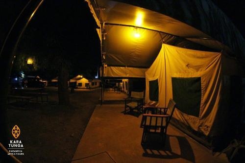 Kara-Tunga, Karamoja Backpackers & Safari Camp