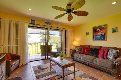 Breezy Kaunakakai Retreat w/ Community Pool!