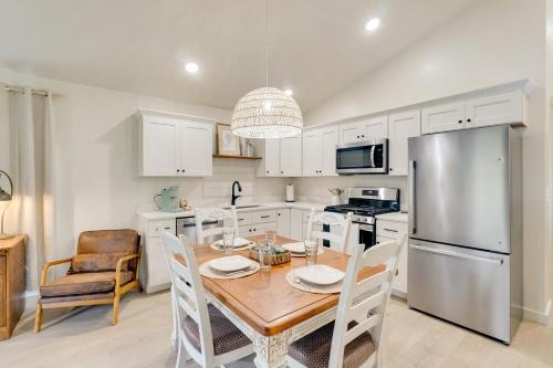 Fish, Swim & Golf: Cozy Lake Tansi Retreat!