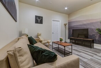 Charming 3BR flat 15 min to NYC