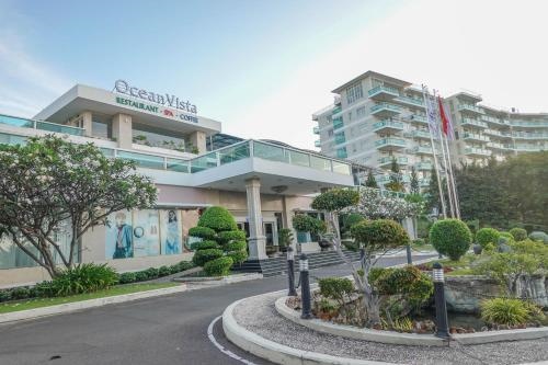 Ocean Vista Charming Apt