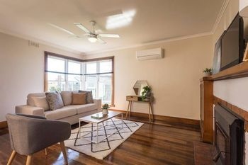 Designer Home in Perfect Location + Parking