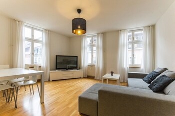 AIRSTAY Downtown