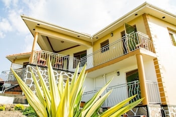 Queen Elizabeth Park View Tourist Lodge