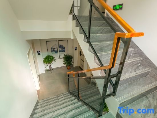 Yangshuofan Zhu Intelligence Light Luxury Hotel (Yulonghe Qianguqing Area)