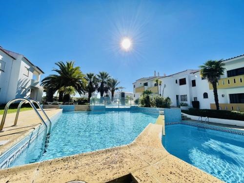 Lavanda 2 Bedrooms 3 Level Pool Garden Beach 1km