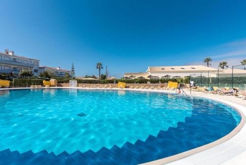 2 Bedroom Top Floor Apartment Oasis Parque near Alvor AT01