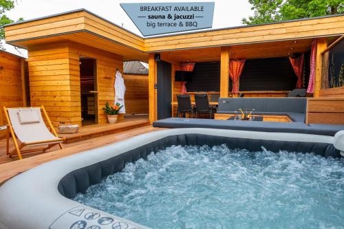House HISCA With Private Terrace BBQ Fireplace Sauna Hot Tub