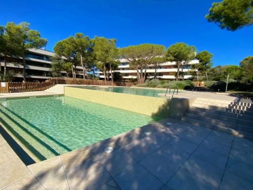 Apartamento nuevo equipado y decorado con estilo