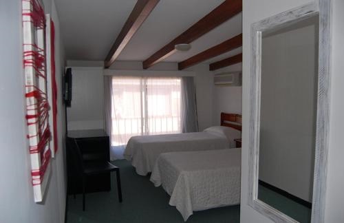 Mercedes Rambla Hotel