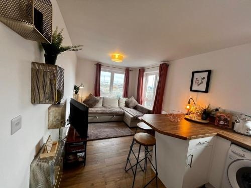 Two bedroom apartment in Barry close to beach