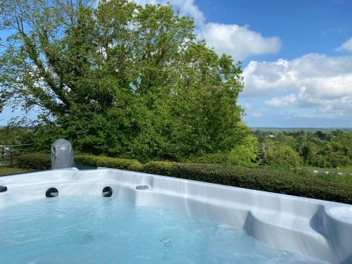 Carrick Beg Self Catering Holiday Accommodation with Hot Tub
