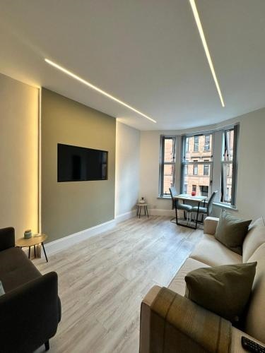 Glasgow West End Tenement Apartment