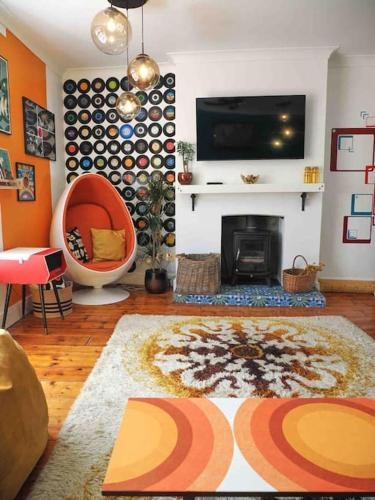 Revival Retreat with parking